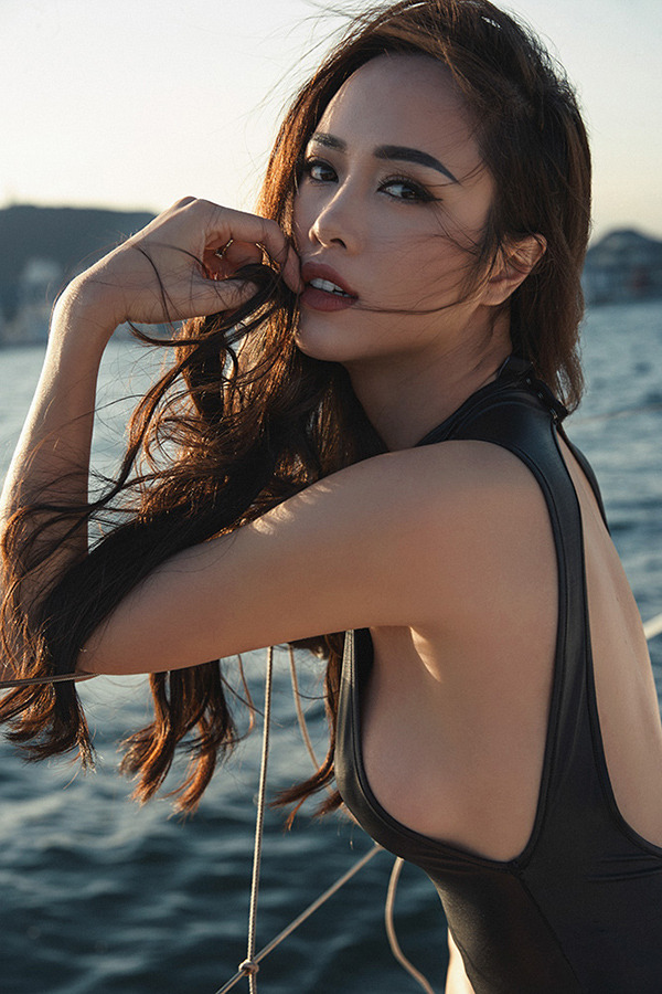 瑶瑶双乳被一左一右吸